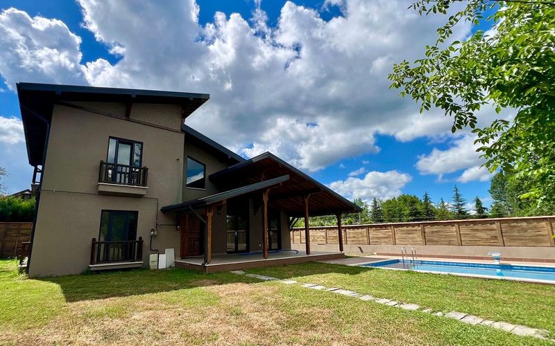 Kırkpınar özel havuzlu satılık villa - Sapanca